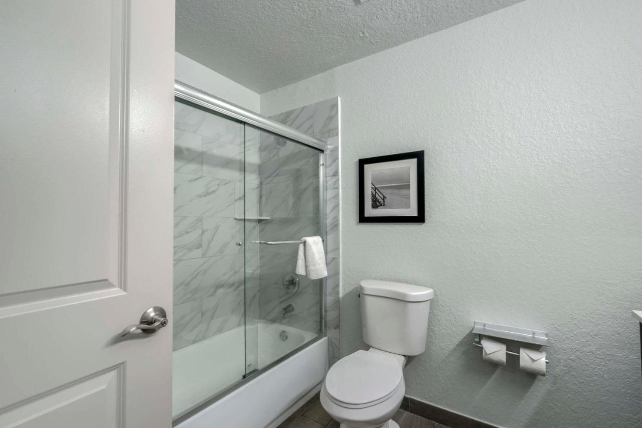 Rodeway Inn 3*